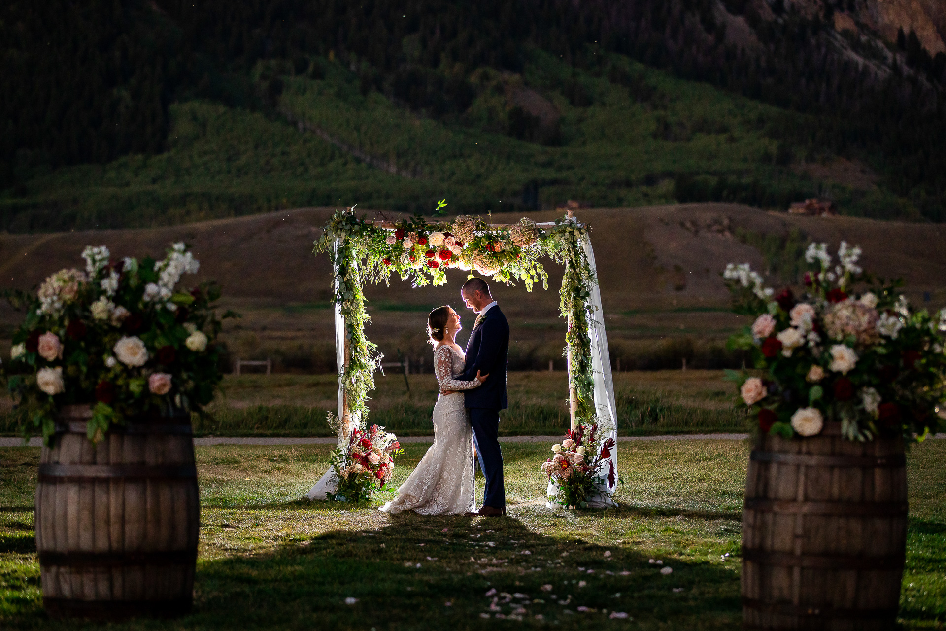 https://mountainmagicmedia.com/wp-content/uploads/2023/07/Crested-Butte-photographer-Gunnison-photographers-Colorado-photography-proposal-engagement-elopement-wedding-venue-boudoir-photo-by-Mountain-Magic-Media-27.jpg