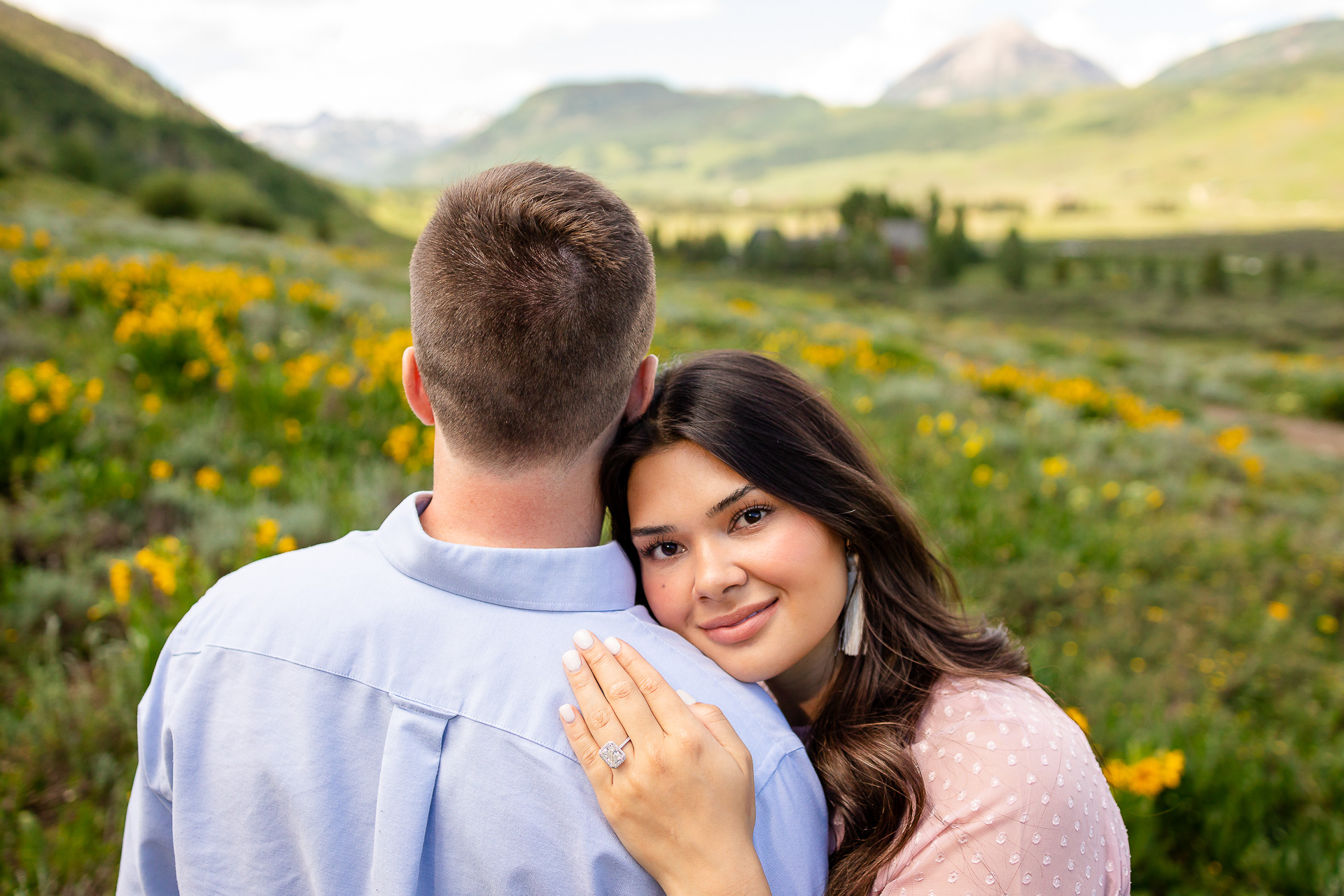 https://mountainmagicmedia.com/wp-content/uploads/2023/07/Crested-Butte-photographer-Gunnison-photographers-Colorado-photography-proposal-engagement-elopement-wedding-venue-boudoir-photo-by-Mountain-Magic-Media-36.jpg