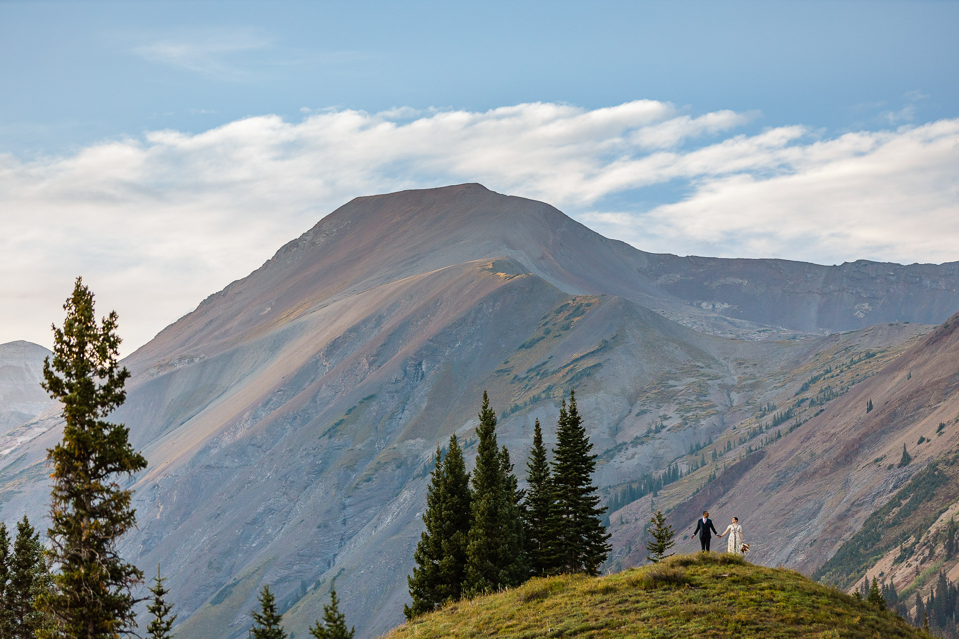 https://mountainmagicmedia.com/wp-content/uploads/2023/07/Crested-Butte-photographer-Gunnison-photographers-Colorado-photography-proposal-engagement-elopement-wedding-venue-boudoir-photo-by-Mountain-Magic-Media-51.jpg