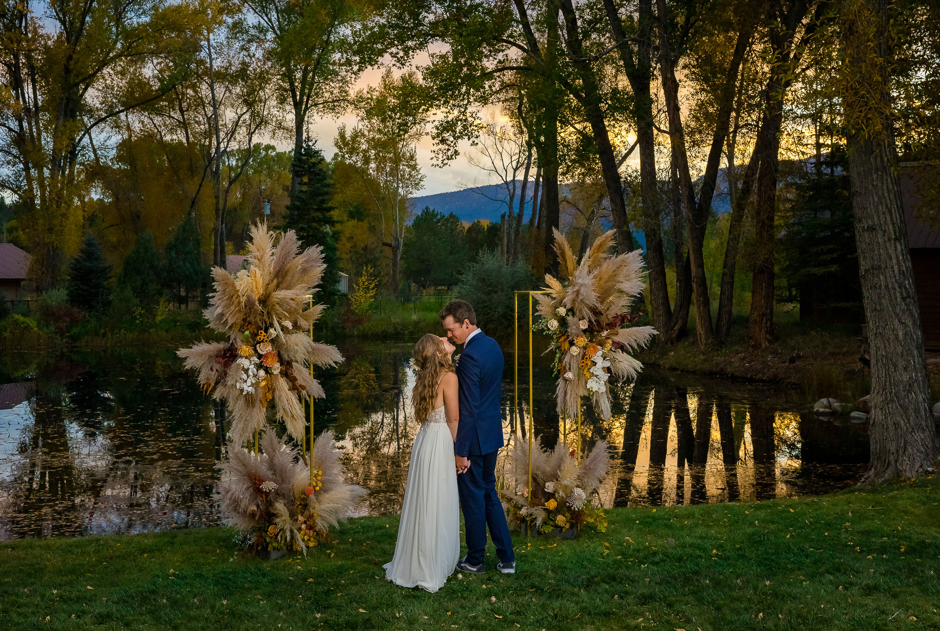 https://mountainmagicmedia.com/wp-content/uploads/2023/07/Crested-Butte-photographer-Gunnison-photographers-Colorado-photography-proposal-engagement-elopement-wedding-venue-boudoir-photo-by-Mountain-Magic-Media-54.jpg