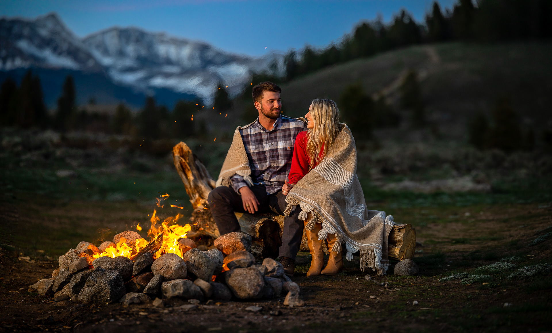 https://mountainmagicmedia.com/wp-content/uploads/2023/07/Crested-Butte-photographer-Gunnison-photographers-Colorado-photography-proposal-engagement-elopement-wedding-venue-boudoir-photo-by-Mountain-Magic-Media-59.jpg