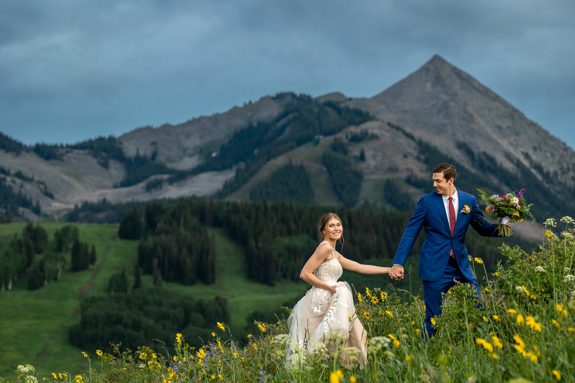 https://mountainmagicmedia.com/wp-content/uploads/2023/07/Crested-Butte-photographer-Gunnison-photographers-Colorado-photography-proposal-engagement-elopement-wedding-venue-boudoir-photo-by-Mountain-Magic-Media-63.jpg