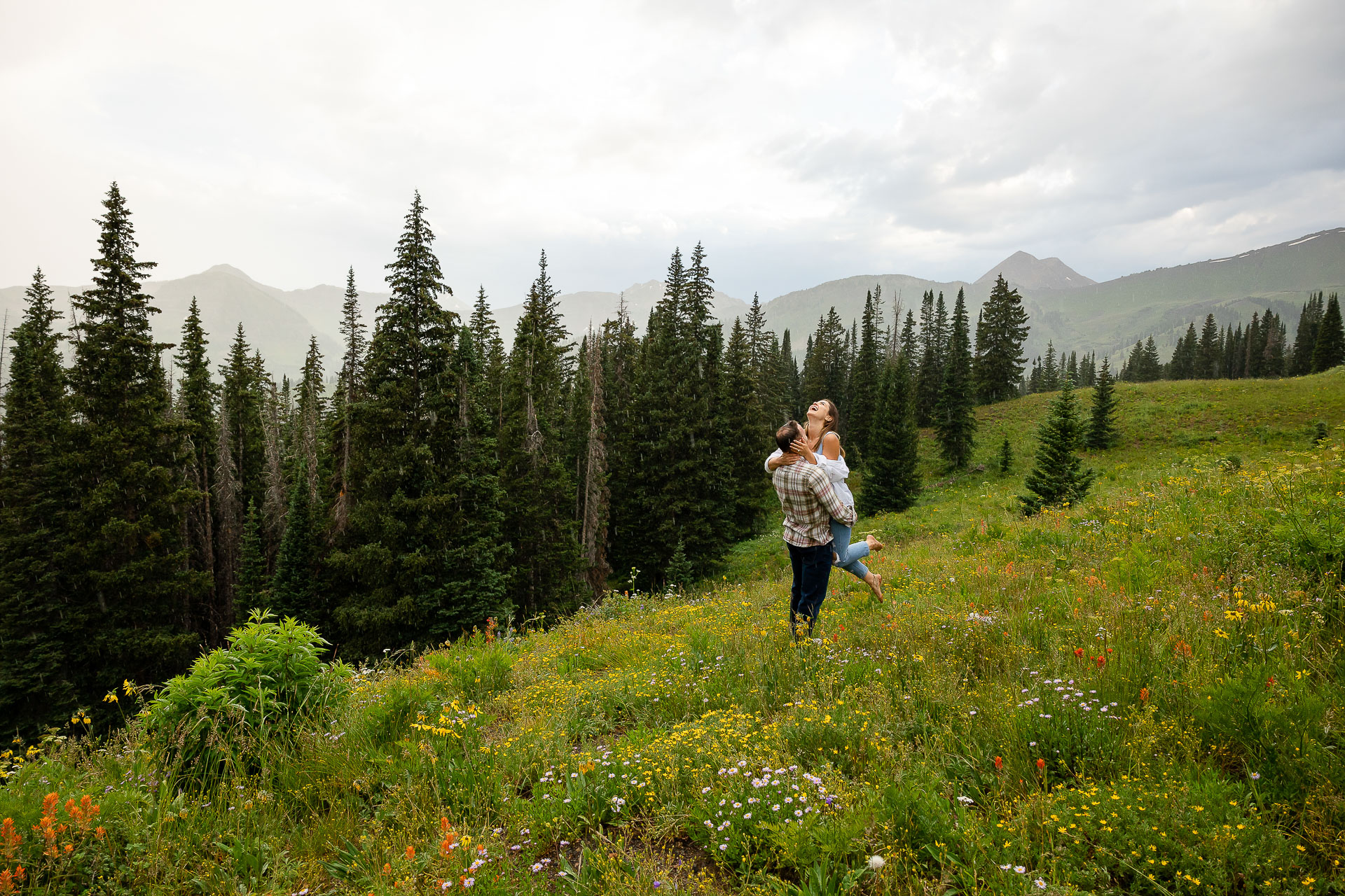 https://mountainmagicmedia.com/wp-content/uploads/2023/07/Crested-Butte-photographer-Gunnison-photographers-Colorado-photography-proposal-engagement-elopement-wedding-venue-boudoir-photo-by-Mountain-Magic-Media-83.jpg