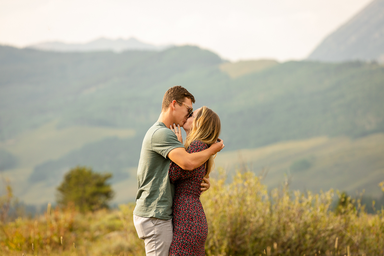 https://mountainmagicmedia.com/wp-content/uploads/2023/07/Crested-Butte-photographer-Gunnison-photographers-Colorado-photography-proposal-engagement-elopement-wedding-venue-photo-by-Mountain-Magic-Media-1002.jpg