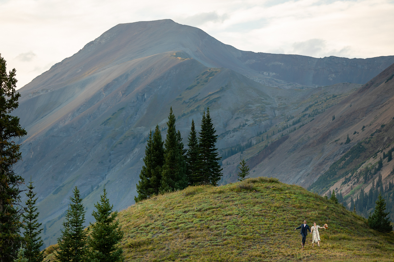 https://mountainmagicmedia.com/wp-content/uploads/2023/07/Crested-Butte-photographer-Gunnison-photographers-Colorado-photography-proposal-engagement-elopement-wedding-venue-photo-by-Mountain-Magic-Media-1151.jpg