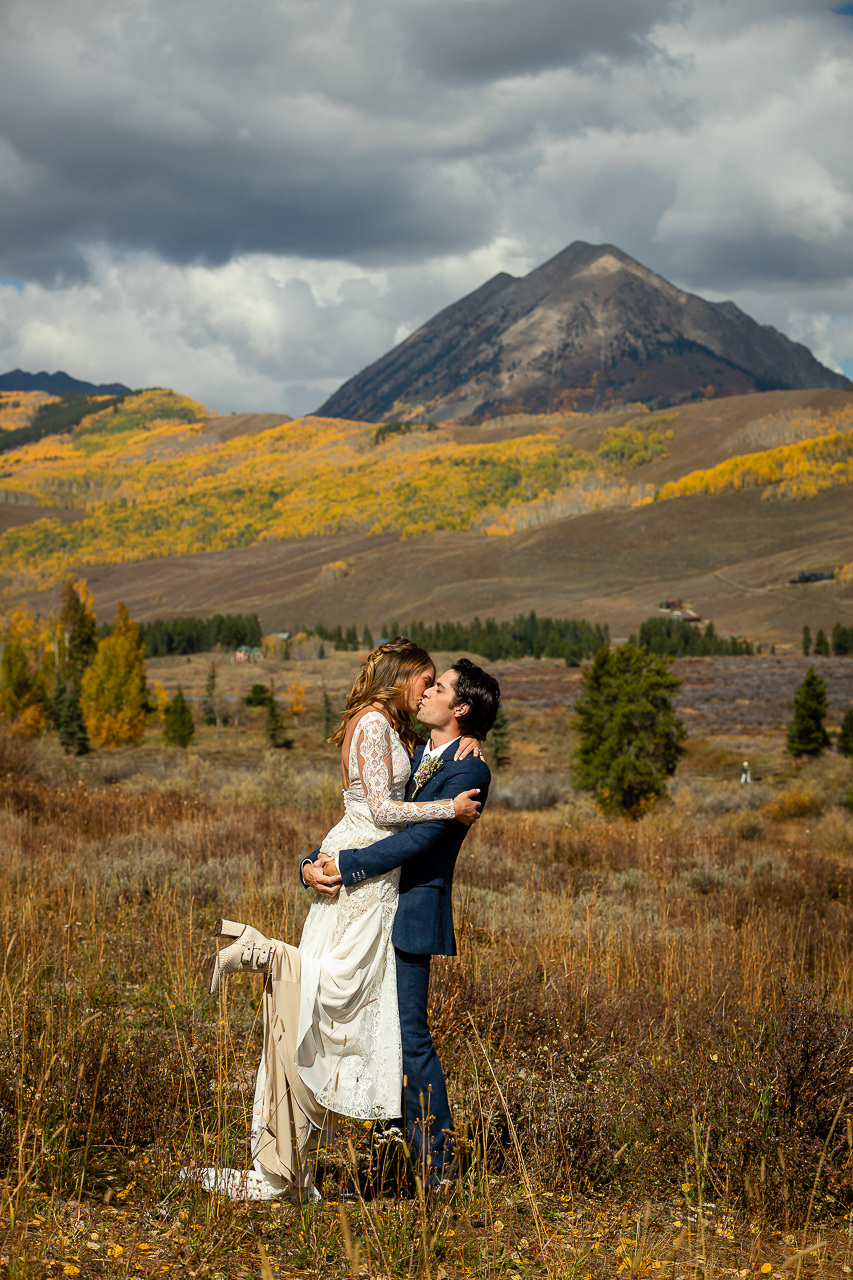 https://mountainmagicmedia.com/wp-content/uploads/2023/07/Crested-Butte-photographer-Gunnison-photographers-Colorado-photography-proposal-engagement-elopement-wedding-venue-photo-by-Mountain-Magic-Media-1178.jpg