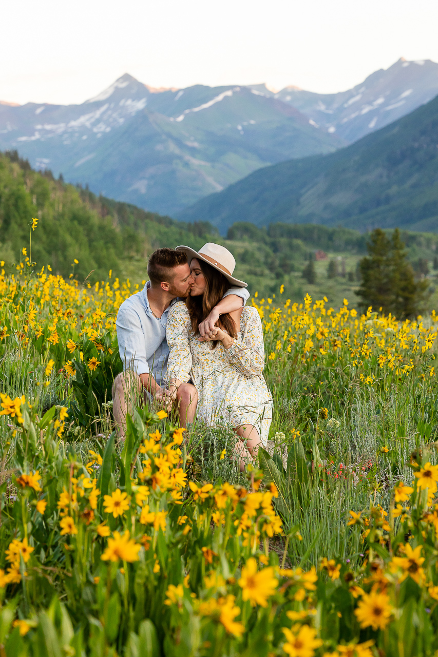 https://mountainmagicmedia.com/wp-content/uploads/2023/07/Crested-Butte-photographer-Gunnison-photographers-Colorado-photography-proposal-engagement-elopement-wedding-venue-photo-by-Mountain-Magic-Media-1696.jpg