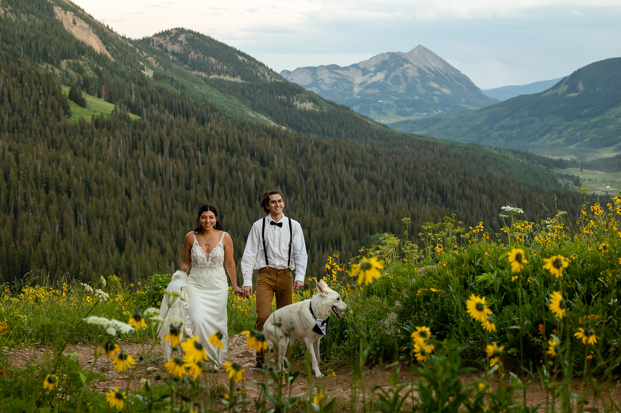 https://mountainmagicmedia.com/wp-content/uploads/2023/07/Crested-Butte-photographer-Gunnison-photographers-Colorado-photography-proposal-engagement-elopement-wedding-venue-photo-by-Mountain-Magic-Media-1875.jpg