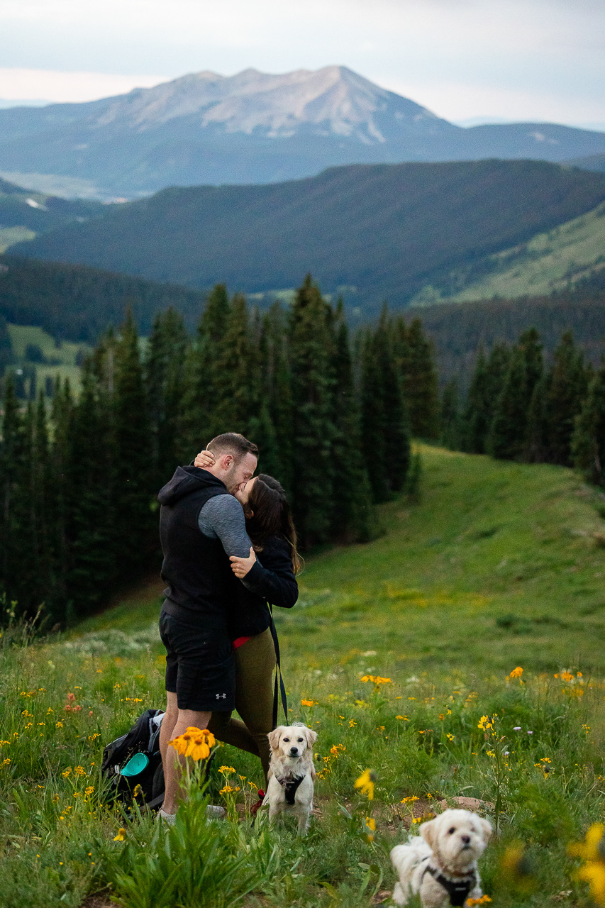 https://mountainmagicmedia.com/wp-content/uploads/2023/07/Crested-Butte-photographer-Gunnison-photographers-Colorado-photography-proposal-engagement-elopement-wedding-venue-photo-by-Mountain-Magic-Media-1886.jpg