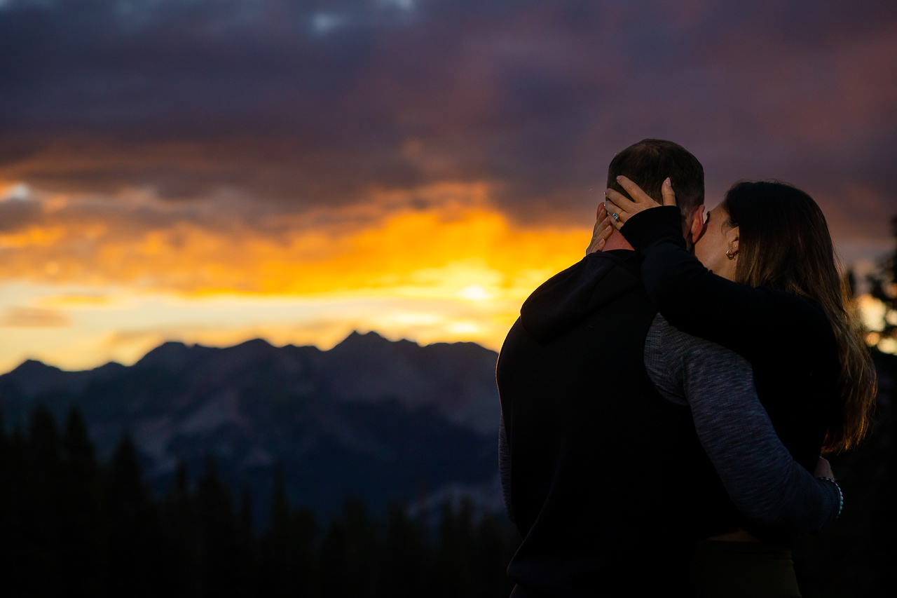 https://mountainmagicmedia.com/wp-content/uploads/2023/07/Crested-Butte-photographer-Gunnison-photographers-Colorado-photography-proposal-engagement-elopement-wedding-venue-photo-by-Mountain-Magic-Media-1900.jpg