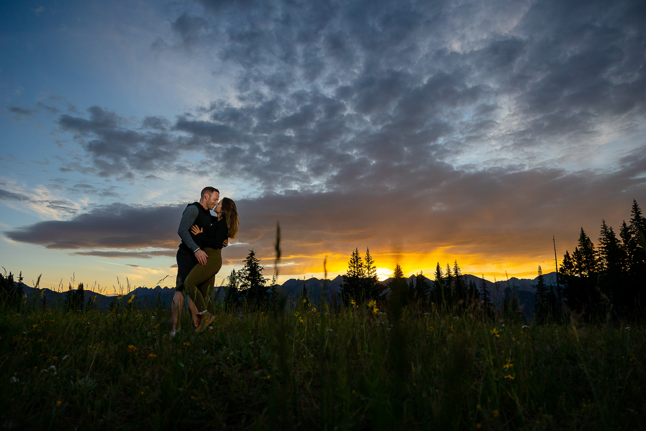 https://mountainmagicmedia.com/wp-content/uploads/2023/07/Crested-Butte-photographer-Gunnison-photographers-Colorado-photography-proposal-engagement-elopement-wedding-venue-photo-by-Mountain-Magic-Media-1907.jpg