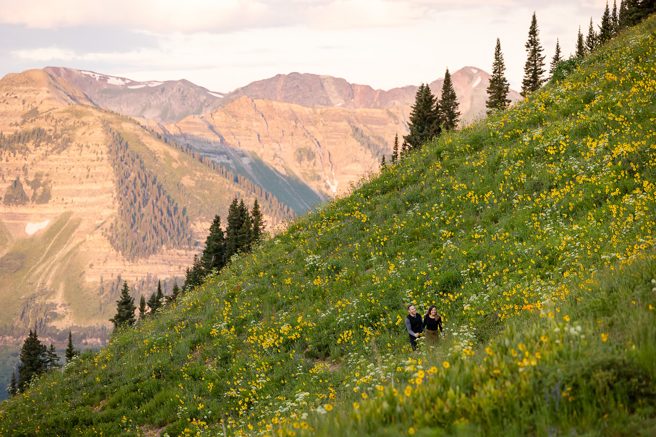 https://mountainmagicmedia.com/wp-content/uploads/2023/07/Crested-Butte-photographer-Gunnison-photographers-Colorado-photography-proposal-engagement-elopement-wedding-venue-photo-by-Mountain-Magic-Media-1912.jpg