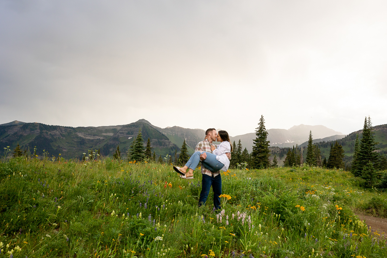 https://mountainmagicmedia.com/wp-content/uploads/2023/07/Crested-Butte-photographer-Gunnison-photographers-Colorado-photography-proposal-engagement-elopement-wedding-venue-photo-by-Mountain-Magic-Media-1968.jpg