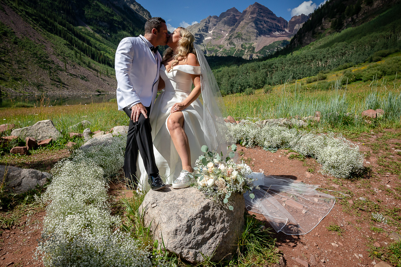 https://mountainmagicmedia.com/wp-content/uploads/2023/07/Crested-Butte-photographer-Gunnison-photographers-Colorado-photography-proposal-engagement-elopement-wedding-venue-photo-by-Mountain-Magic-Media-2039.jpg