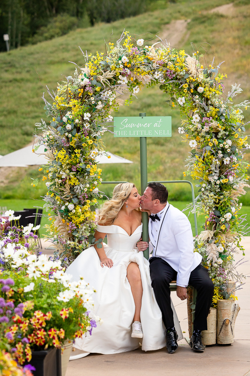 https://mountainmagicmedia.com/wp-content/uploads/2023/07/Crested-Butte-photographer-Gunnison-photographers-Colorado-photography-proposal-engagement-elopement-wedding-venue-photo-by-Mountain-Magic-Media-2092.jpg