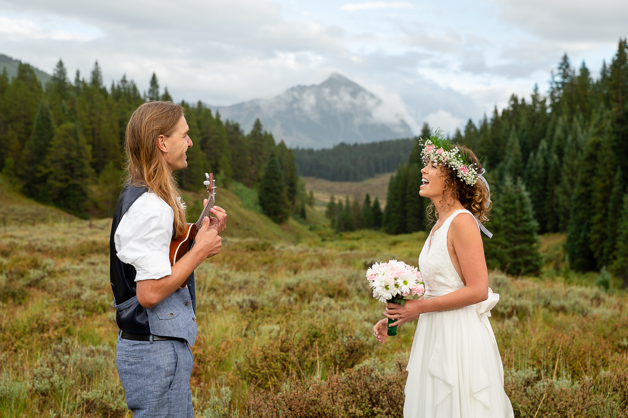 https://mountainmagicmedia.com/wp-content/uploads/2023/07/Crested-Butte-photographer-Gunnison-photographers-Colorado-photography-proposal-engagement-elopement-wedding-venue-photo-by-Mountain-Magic-Media-2161.jpg