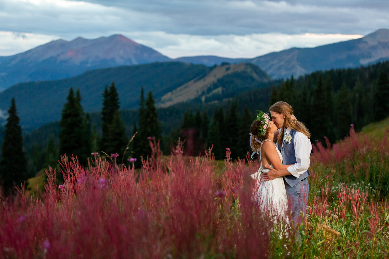 https://mountainmagicmedia.com/wp-content/uploads/2023/07/Crested-Butte-photographer-Gunnison-photographers-Colorado-photography-proposal-engagement-elopement-wedding-venue-photo-by-Mountain-Magic-Media-2184.jpg