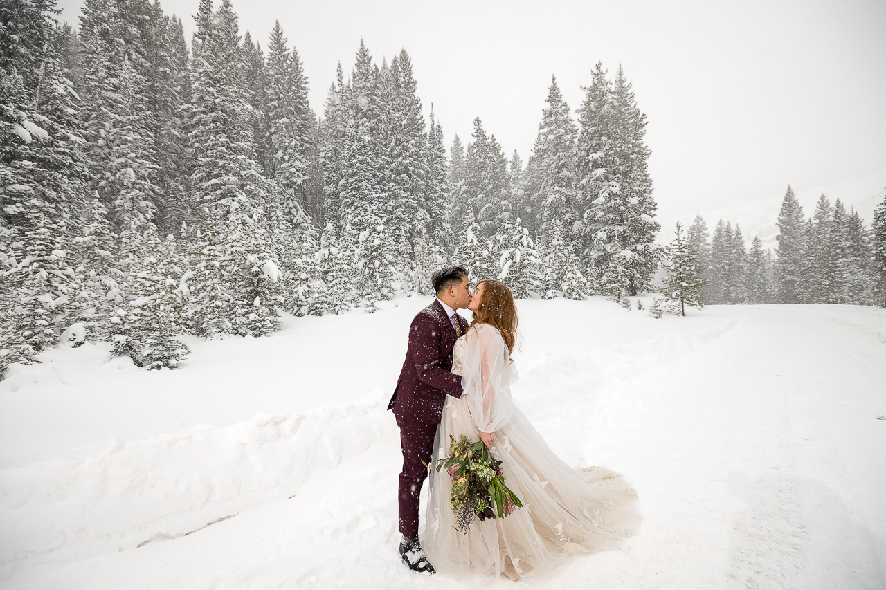 https://mountainmagicmedia.com/wp-content/uploads/2023/07/Crested-Butte-photographer-Gunnison-photographers-Colorado-photography-proposal-engagement-elopement-wedding-venue-photo-by-Mountain-Magic-Media-2369.jpg