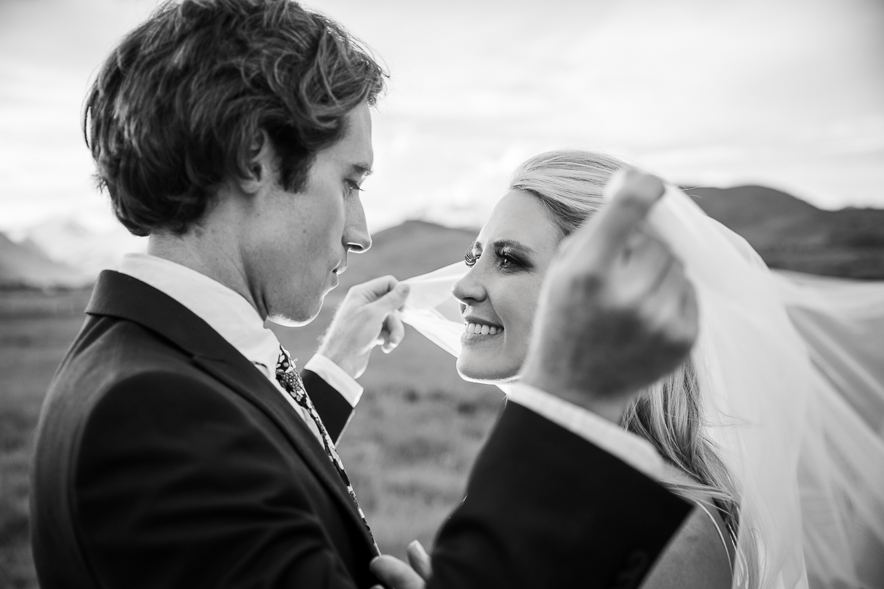 https://mountainmagicmedia.com/wp-content/uploads/2023/07/Crested-Butte-photographer-Gunnison-photographers-Colorado-photography-proposal-engagement-elopement-wedding-venue-photo-by-Mountain-Magic-Media-261.jpg