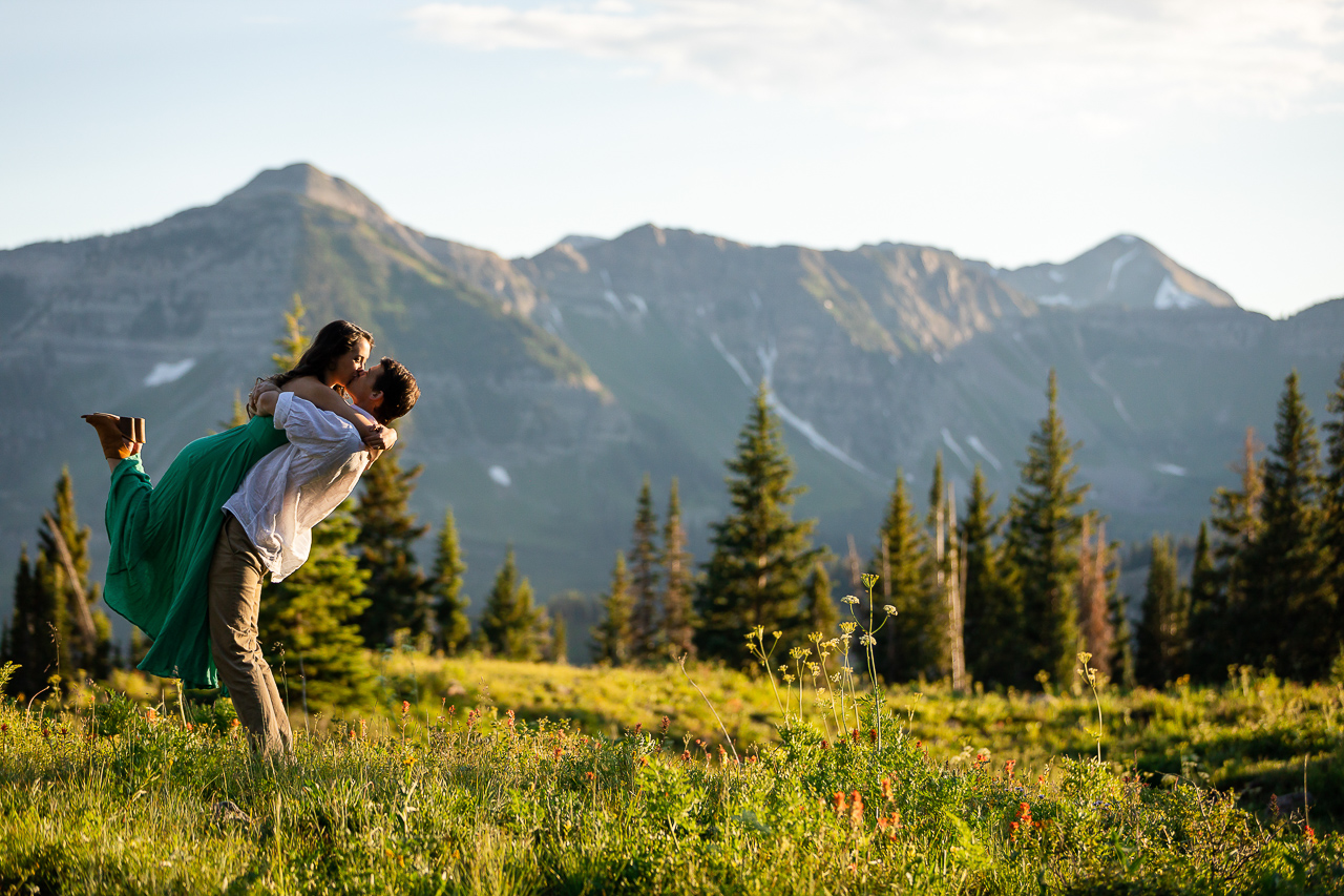 https://mountainmagicmedia.com/wp-content/uploads/2023/07/Crested-Butte-photographer-Gunnison-photographers-Colorado-photography-proposal-engagement-elopement-wedding-venue-photo-by-Mountain-Magic-Media-504.jpg