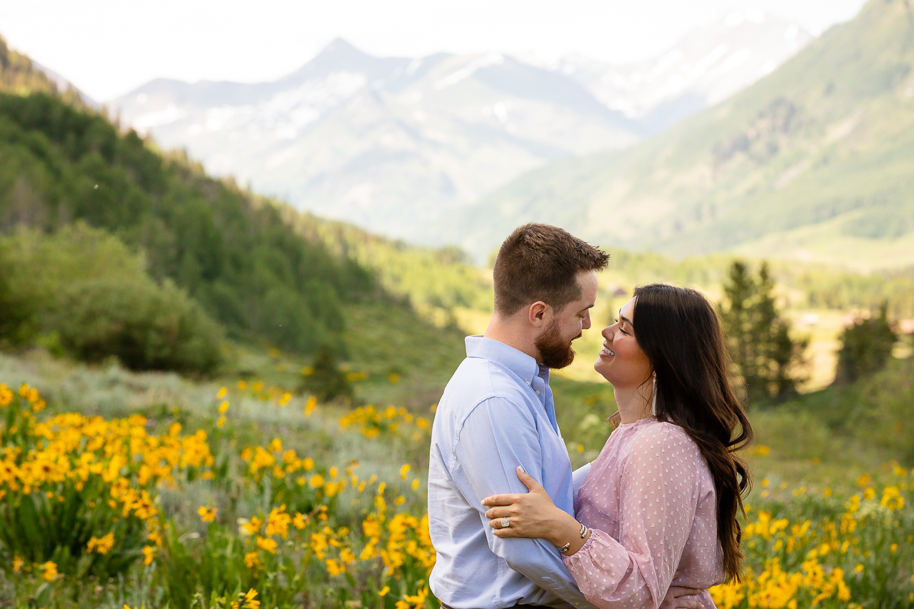 https://mountainmagicmedia.com/wp-content/uploads/2023/07/Crested-Butte-photographer-Gunnison-photographers-Colorado-photography-proposal-engagement-elopement-wedding-venue-photo-by-Mountain-Magic-Media-824.jpg