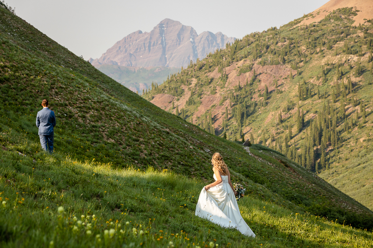 first look Maroon Bells elope Crested Butte photographer Gunnison photographers Colorado photography - proposal engagement elopement wedding venue - photo by Mountain Magic Media