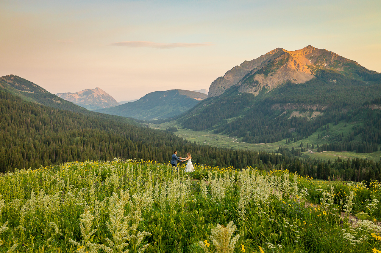 https://mountainmagicmedia.com/wp-content/uploads/2023/07/Crested-Butte-photographer-Gunnison-photographers-Colorado-photography-proposal-engagement-elopement-wedding-venue-photo-by-Mountain-Magic-Media-935.jpg